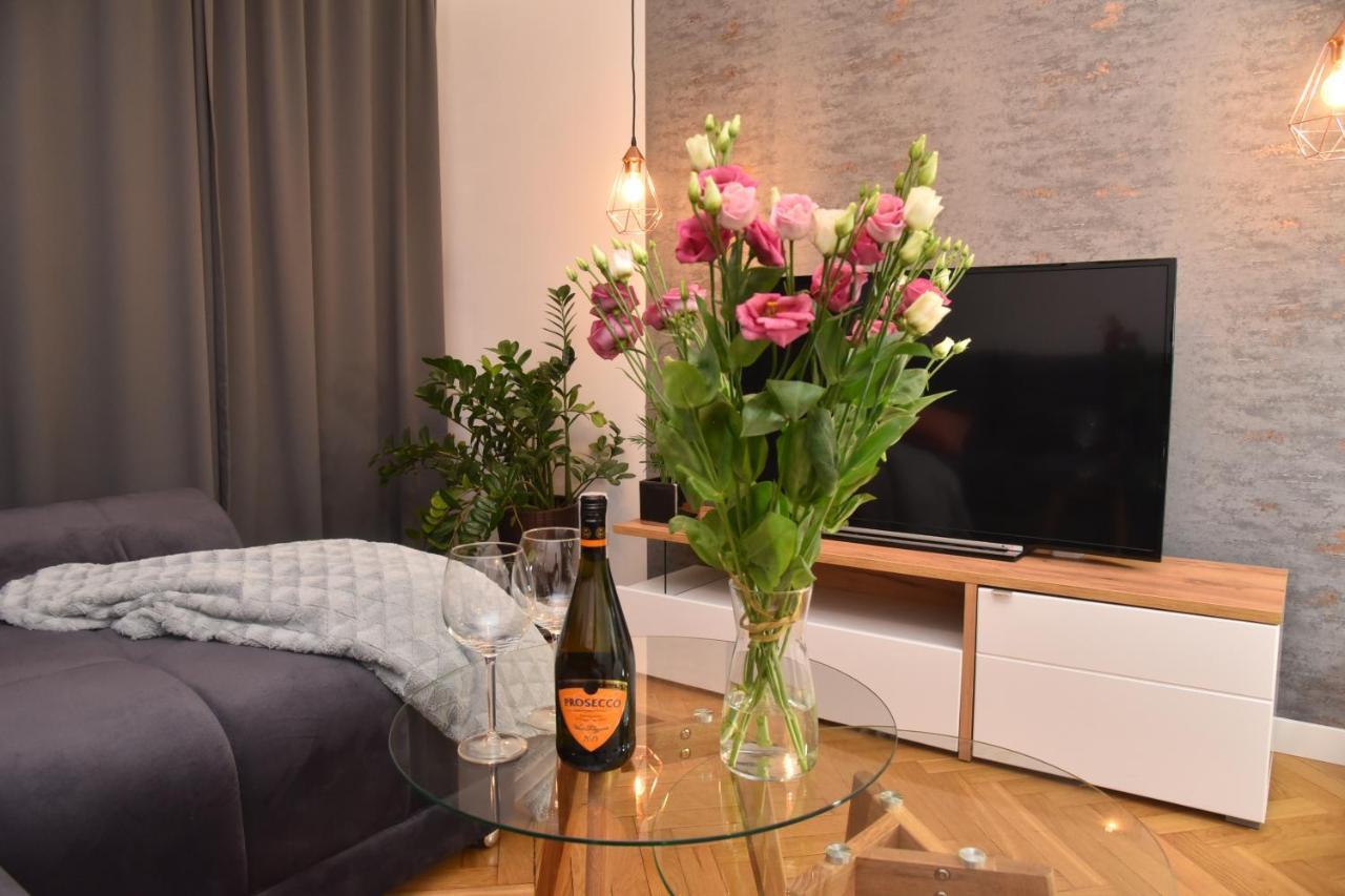 Good Feeling Rynek Wroclaw Apartment Exterior photo